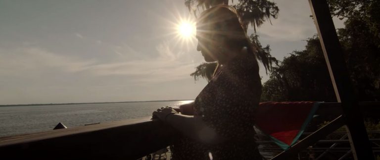 Cinematic Maternity Video sun reflection